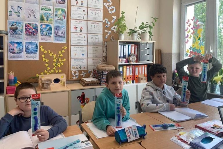 sensoryczne przybory w szkole